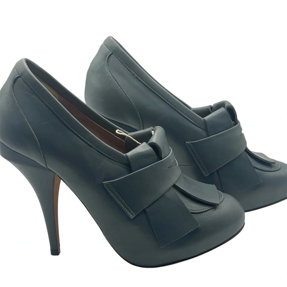 Nicole Brundage Winter 09 Dusty Blue-Gray Pumps Italy 36 US 6 Dark Academia
